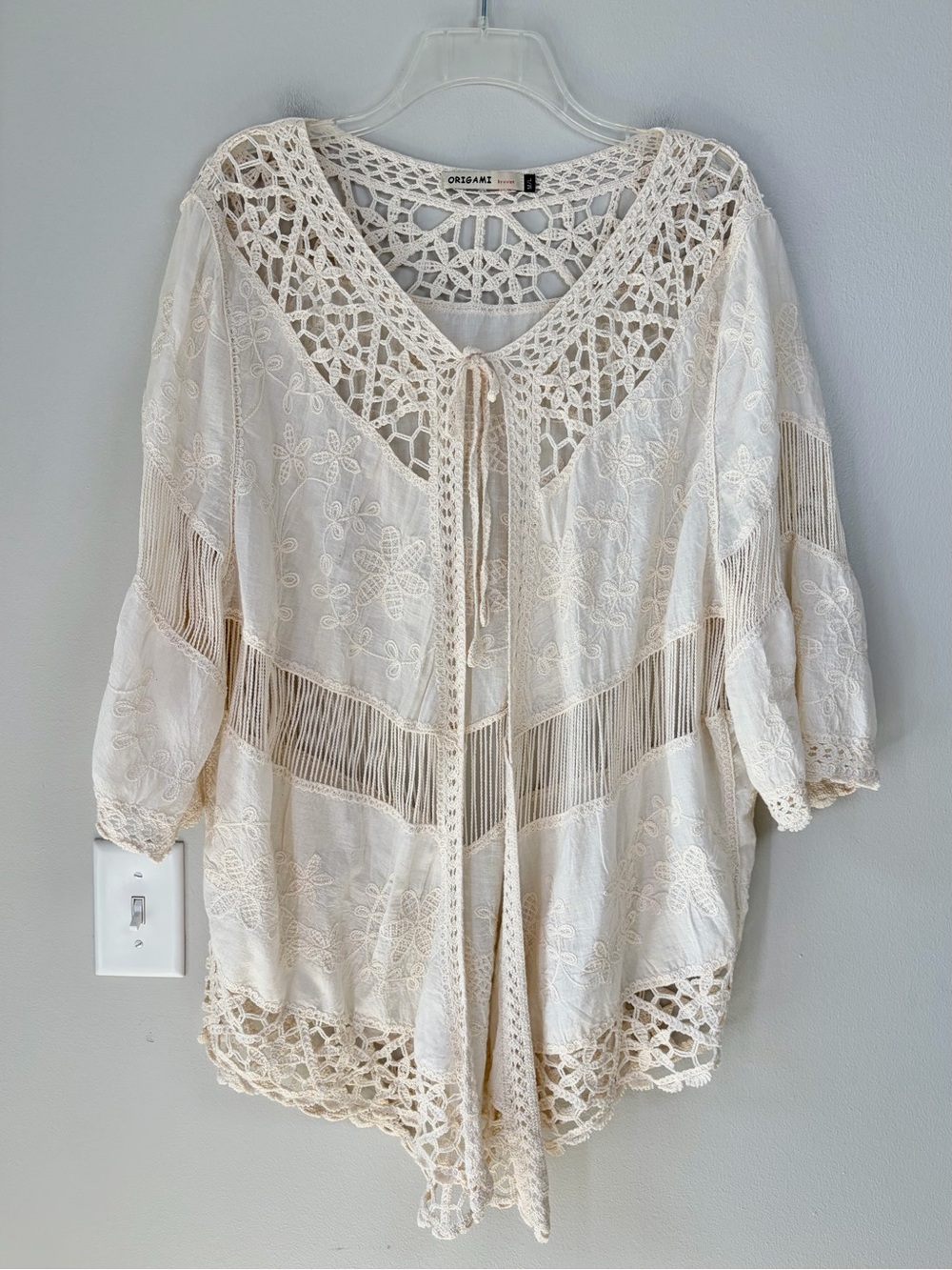 ORIGAMI By Vivian Ivory Cream Crochet Floral Embroidered Kimono Piece Size M/L